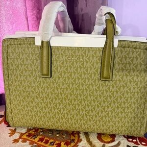 Michael Kors Olive Logo bag